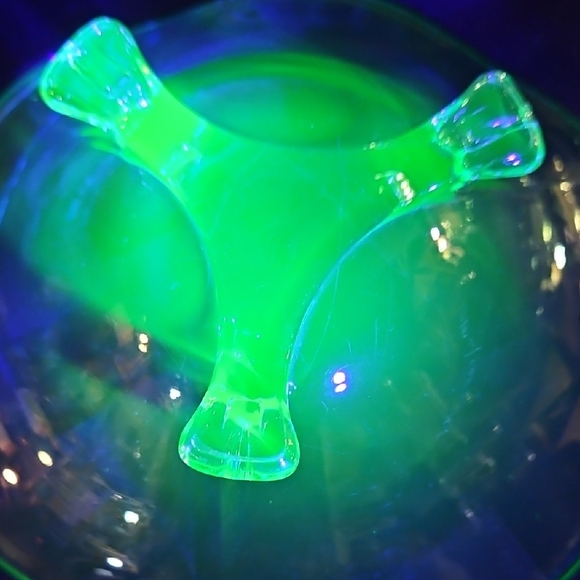 Uranium Fostoria #2394 Green 3-Toed Footed Bowl - Picture 2 of 5